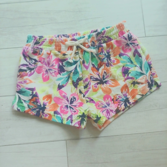 ROXY NEW Short Sleeve Top & Floral French Terry Shorts - Picture 8 of 12